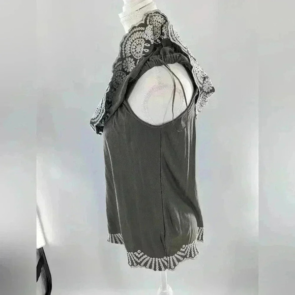 Fever Embroidered On/Off Shoulder Ruffle Top Blouse Size Medium Light Army Green - Picture 5 of 11